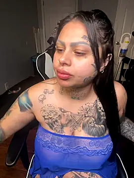 Snapshot of chicanachic13 chatting on 10/10/25, 04:55 chicanachic13 online show from 10/10/25, 04:55