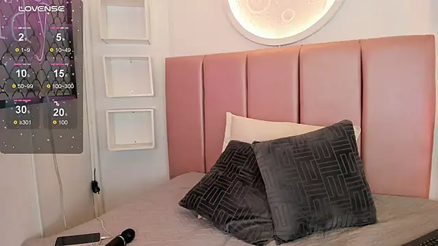 evaa jones1 online show from 11/26/25, 07:04