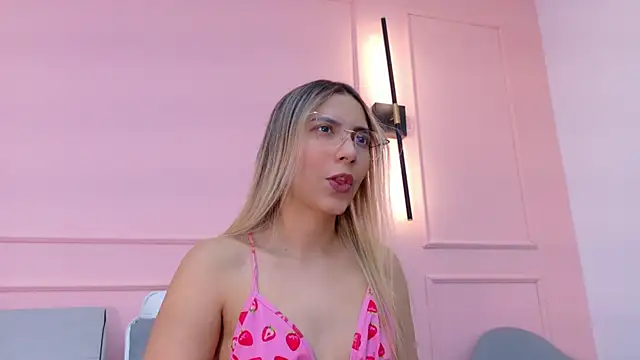 MaddieTease online show from 01/17/26, 02:00