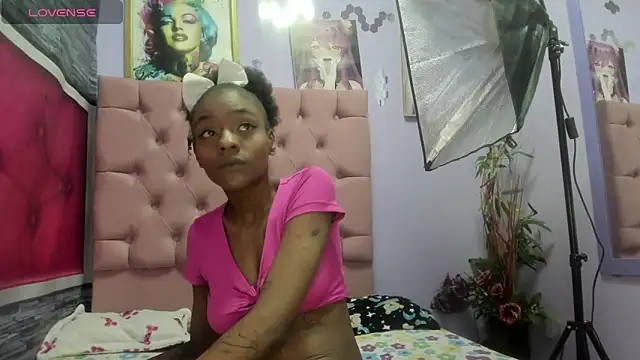 Shantall ks online show from 09/17/25, 03:30