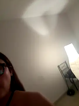 Snapshot of shory233 chatting on 10/24/25, 03:14 shory233 online show from 10/24/25, 03:14