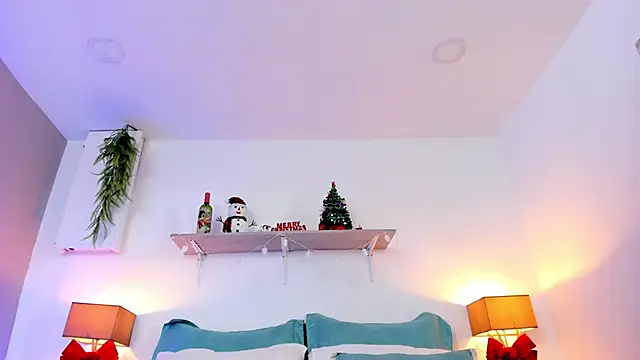 LuciaBenett  online show from 01/09/26, 07:04