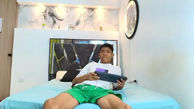 BEAUTY BOYS1 online show from 10/26/25, 07:14