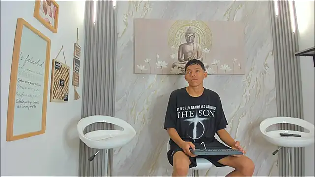 BEAUTY BOYS1 online show from 12/21/25, 07:04