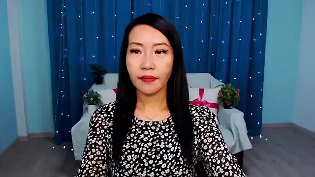 LiaPak online show from 09/12/25, 12:00