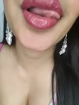 Snapshot of Cute_merry01 chatting on 06/24/26, 02:38 Cute merry01 online show from 06/24/26, 02:38