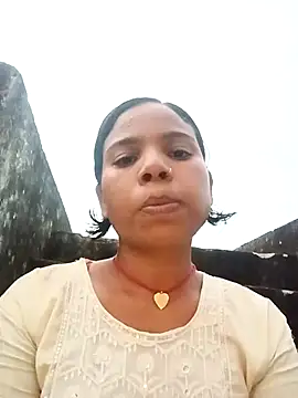 Snapshot of Rubi_sarma chatting on 09/19/25, 12:50 Rubi sarma online show from 09/19/25, 12:50