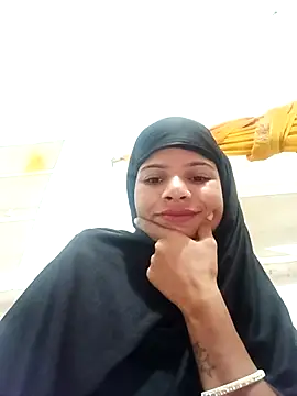 Snapshot of Rubi_sarma chatting on 10/07/25, 11:24 Rubi sarma online show from 10/07/25, 11:24