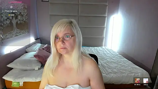 Hella Fabel online show from 07/26/26, 01:03
