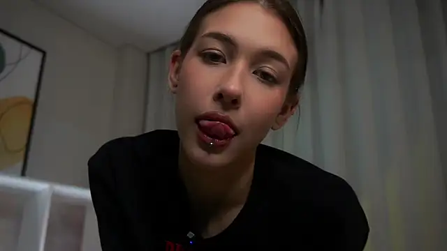 Snapshot of EviaRabasca chatting on 09/28/25, 11:59 EviaRabasca online show from 09/28/25, 11:59