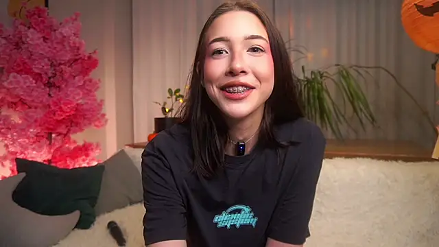 Snapshot of EviaRabasca chatting on 10/24/25, 11:50 EviaRabasca online show from 10/24/25, 11:50