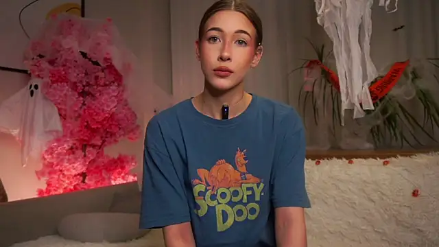 Snapshot of EviaRabasca chatting on 10/28/25, 11:14 EviaRabasca online show from 10/28/25, 11:14