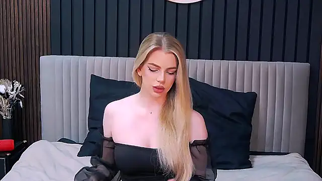 MilanaCeleste online show from 11/24/25, 01:05