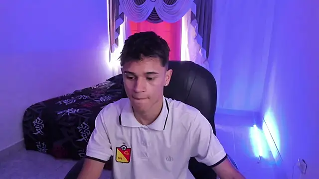 Aron Boyy online show from 12/18/25, 07:20