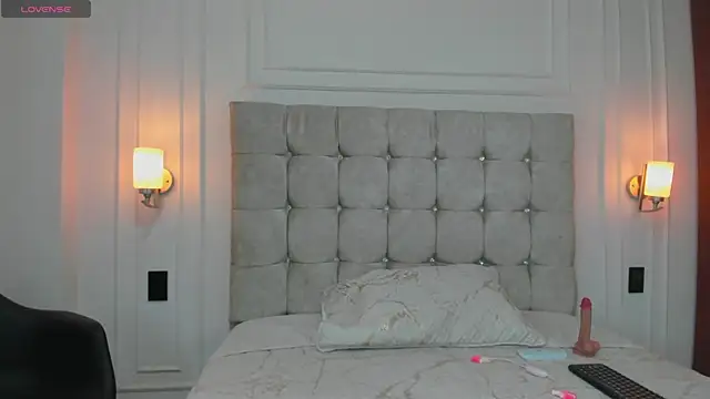 DulceEstrella  online show from 10/04/25, 04:54