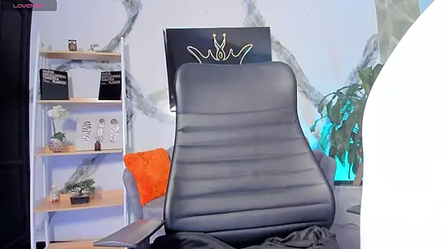 Snapshot of AnaRuiz1_ chatting on 12/19/25, 03:02 AnaRuiz1 online show from 12/19/25, 03:02