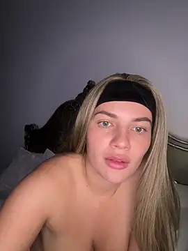 little lola x online show from 10/26/25, 10:58