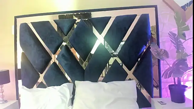 Snapshot of Valery_Brand chatting on 06/11/26, 01:20 Valery Brand online show from 06/11/26, 01:20