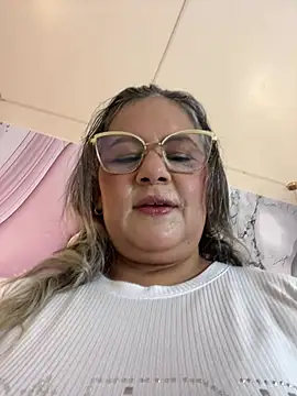 Snapshot of Lucy_Milf_474 chatting on 06/20/26, 12:08 Lucy Milf 474 online show from 06/20/26, 12:08