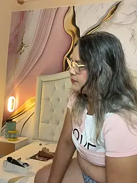 Snapshot of Lucy_Milf_474 chatting on 07/17/26, 12:12 Lucy Milf 474 online show from 07/17/26, 12:12