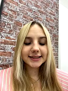 Sky Cutie online show from 09/09/25, 04:23