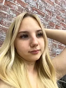 Sky Cutie online show from 10/11/25, 04:22