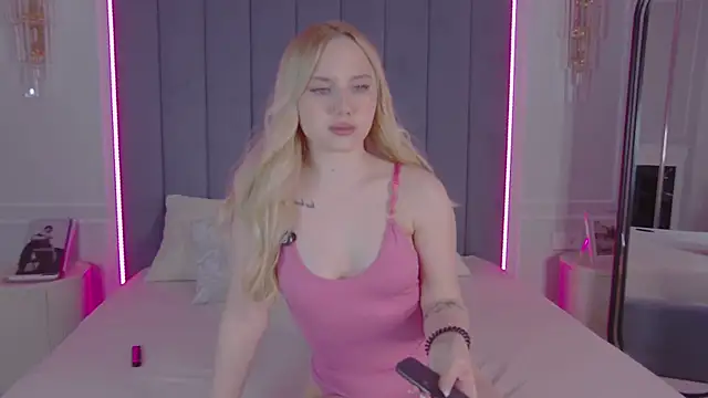 Sky Cutie online show from 04/17/26, 04:26