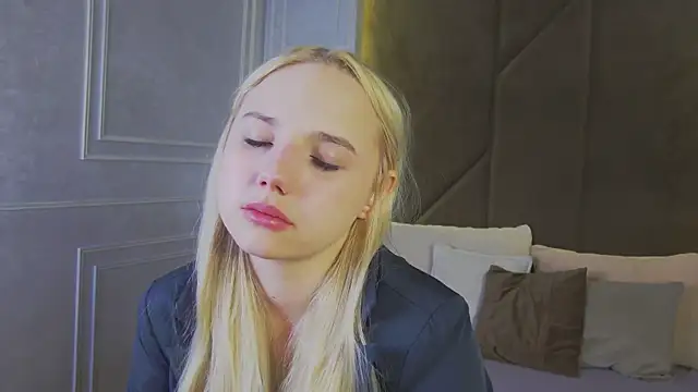 Snapshot of Sky_Cutie chatting on 07/04/26, 04:40 Sky Cutie online show from 07/04/26, 04:40