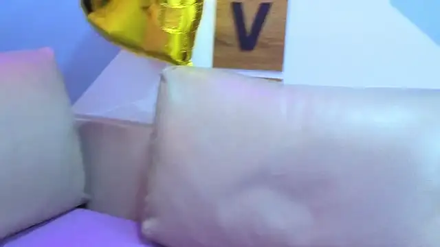 Victoria Fallon online show from 11/12/25, 09:36