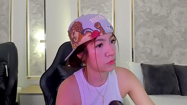 doll eyees  online show from 09/23/25, 02:14