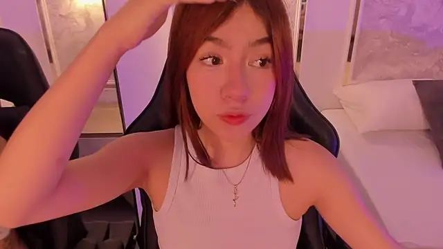 doll eyees  online show from 09/30/25, 07:24