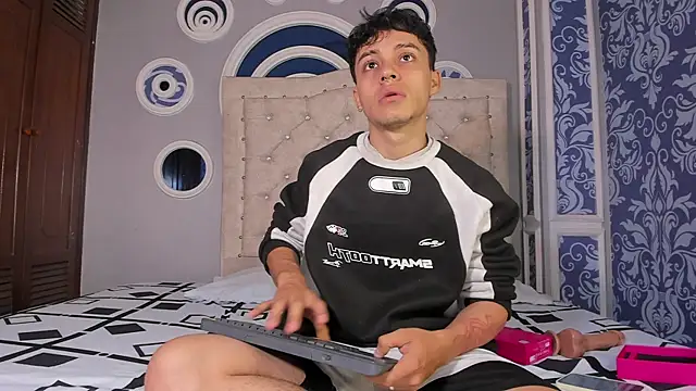 Dani rivass online show from 10/24/25, 11:39