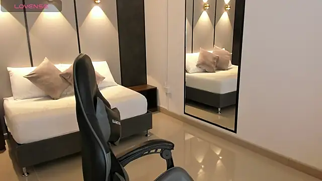 Snapshot of daniand_ chatting on 10/08/25, 11:57 daniand online show from 10/08/25, 11:57