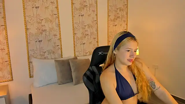 Snapshot of daniand_ chatting on 10/21/25, 02:12 daniand online show from 10/21/25, 02:12