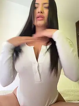 Snapshot of Lu090_ chatting on 11/15/25, 04:36 Lu090 online show from 11/15/25, 04:36