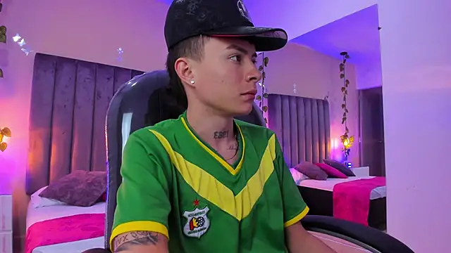 Nascary Fox online show from 12/14/25, 02:00