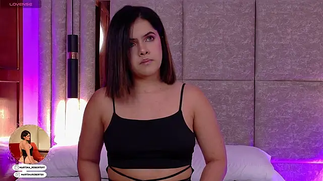 Snapshot of Martina-Roberts- chatting on 09/17/25, 03:52 Martina-Roberts- online show from 09/17/25, 03:52