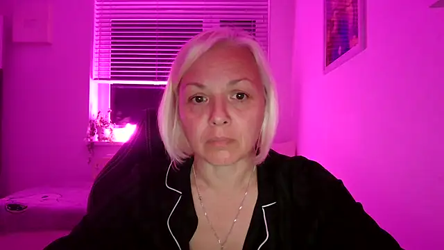 Snapshot of Linsy_Kim chatting on 09/27/25, 07:08 Linsy Kim online show from 09/27/25, 07:08