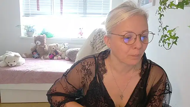 Linsy Kim online show from 01/17/26, 09:25