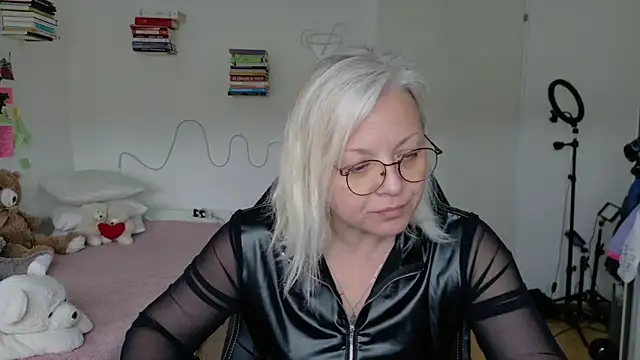 Linsy Kim online show from 04/09/26, 10:42