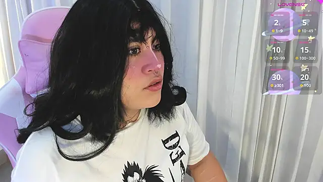 Snapshot of mia_yeager chatting on 11/21/25, 12:54 mia yeager online show from 11/21/25, 12:54