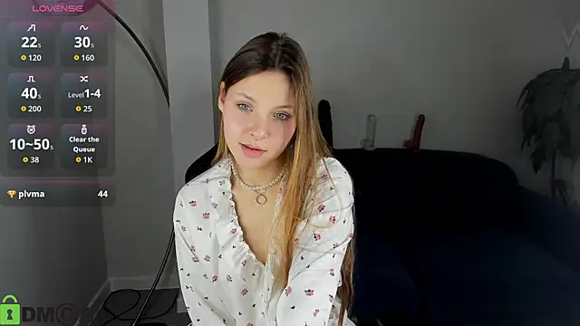 Snapshot of Hina_Smith chatting on 11/20/25, 11:21 Hina Smith online show from 11/20/25, 11:21