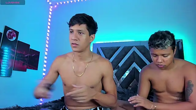 Snapshot of Robertmiller21 chatting on 10/04/25, 04:43 Robertmiller21 online show from 10/04/25, 04:43