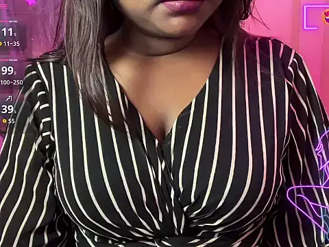 Snapshot of Aashi_5 chatting on 10/01/25, 08:53 Aashi 5 online show from 10/01/25, 08:53