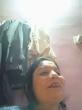 Snapshot of Rakhi99x chatting on 06/12/26, 11:20 Rakhi99x online show from 06/12/26, 11:20