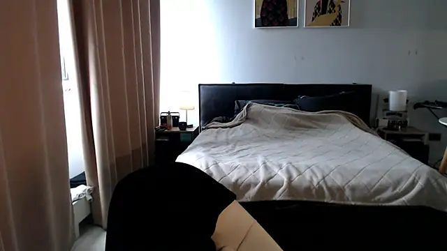 VivianCoke online show from 04/29/26, 09:24
