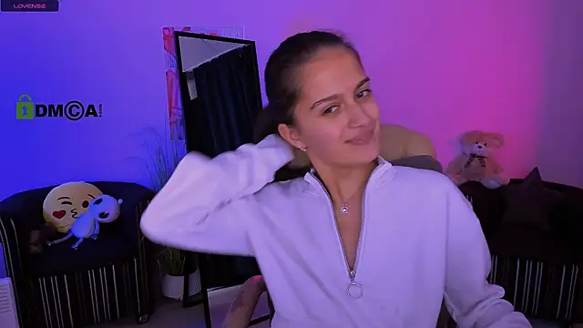 Snapshot of talia_seduce chatting on 10/13/25, 03:12 talia seduce online show from 10/13/25, 03:12