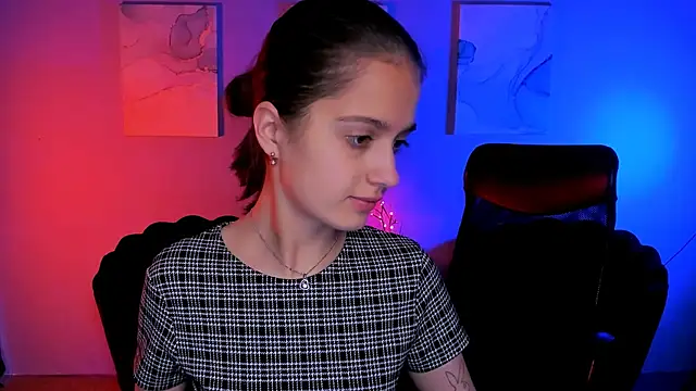 Snapshot of talia_seduce chatting on 12/03/25, 10:02 talia seduce online show from 12/03/25, 10:02