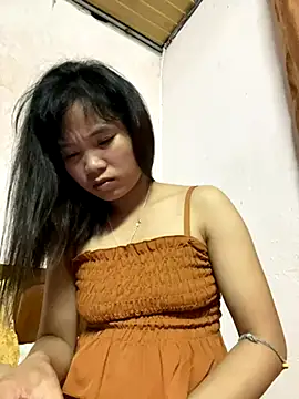 Snapshot of Ngoc-bbi chatting on 09/18/25, 04:42 Ngoc-bbi online show from 09/18/25, 04:42