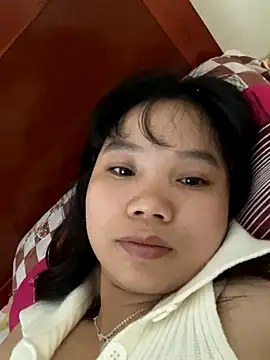 Snapshot of Ngoc-bbi chatting on 10/05/25, 01:04 Ngoc-bbi online show from 10/05/25, 01:04